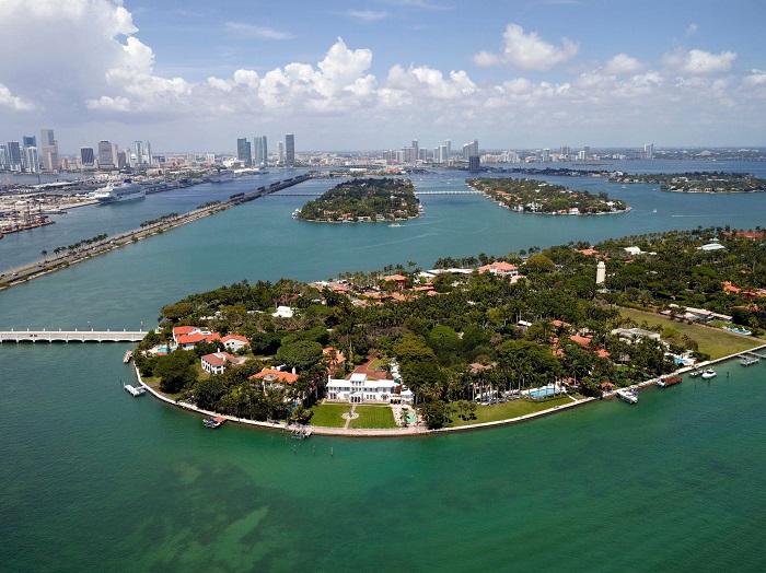 Palm Island and Hibiscus Island In Back Star Island In Front